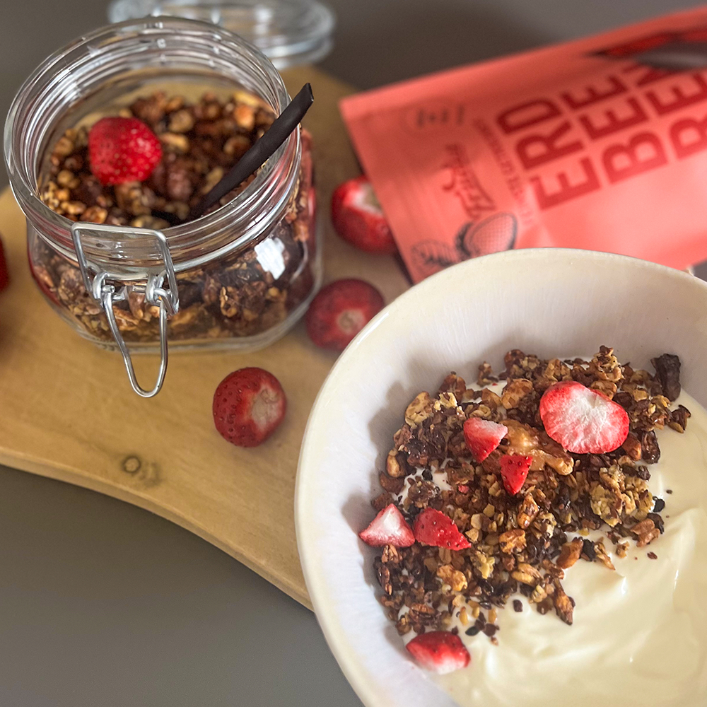 Granola mit Erdbeeren