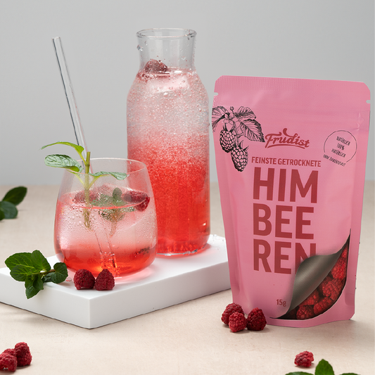 Gefriergetrocknete Himbeeren von Frudist im Getränk