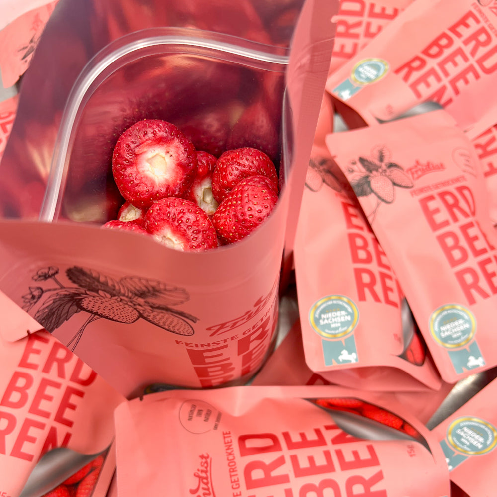 Ganze Erdbeeren in Tüte von Frudist