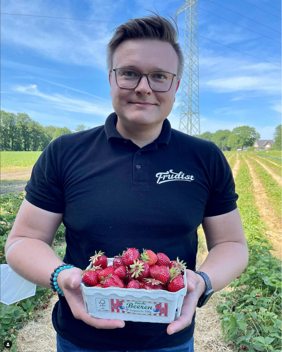 Frische Erdbeeren direkt vom Feld