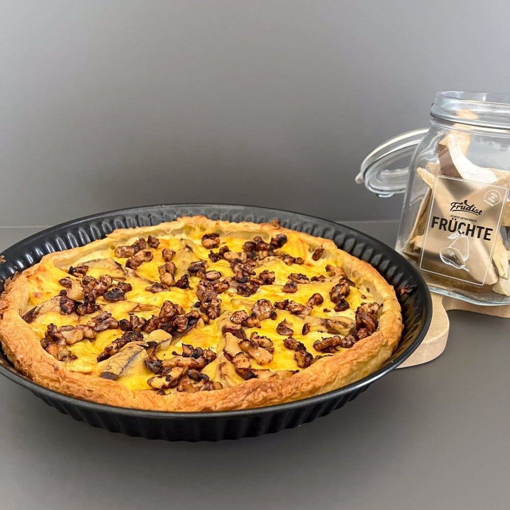 Birnentarte - Herzhaft mit Käse, Thymian und Walnüssen