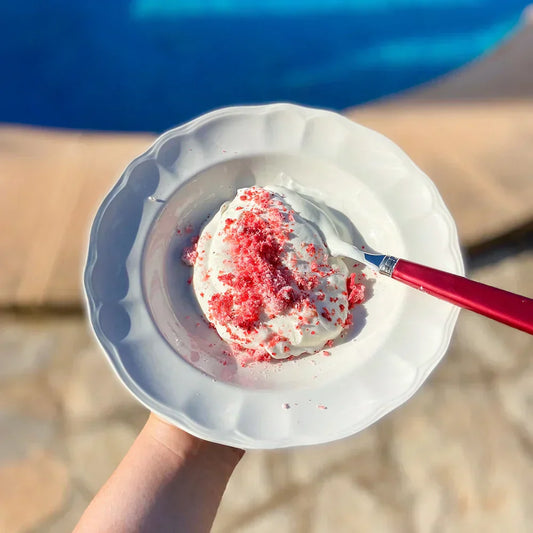 FRUDIST gefriergetrocknete Erdbeeren auf Quark